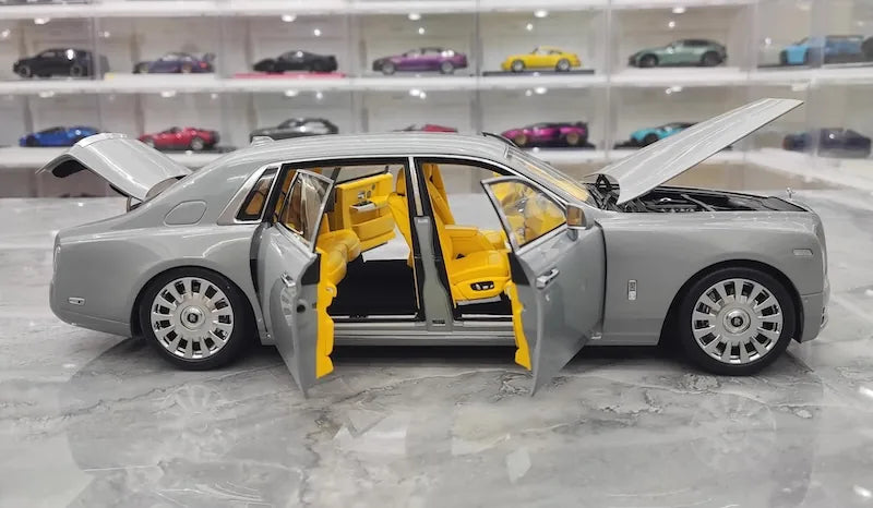 1:18 Rolls-Royce 2017 Phantom VIII EWB Die Cast Model Car