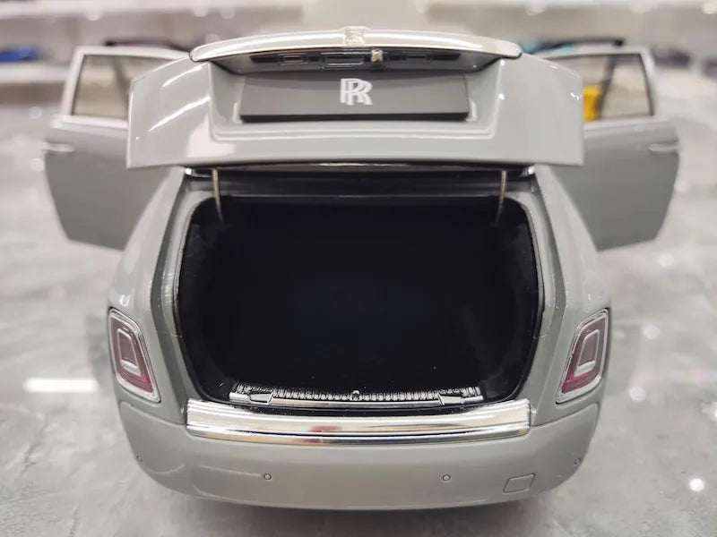 1:18 Rolls-Royce 2017 Phantom VIII EWB Die Cast Model Car