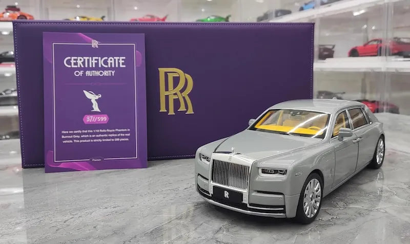 1:18 Rolls-Royce 2017 Phantom VIII EWB Die Cast Model Car