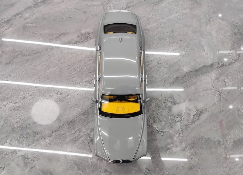 1:18 Rolls-Royce 2017 Phantom VIII EWB Die Cast Model Car