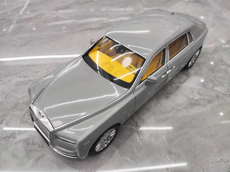 1:18 Rolls-Royce 2017 Phantom VIII EWB Die Cast Model Car