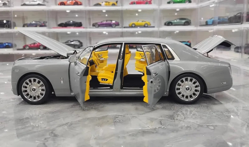 1:18 Rolls-Royce 2017 Phantom VIII EWB Die Cast Model Car