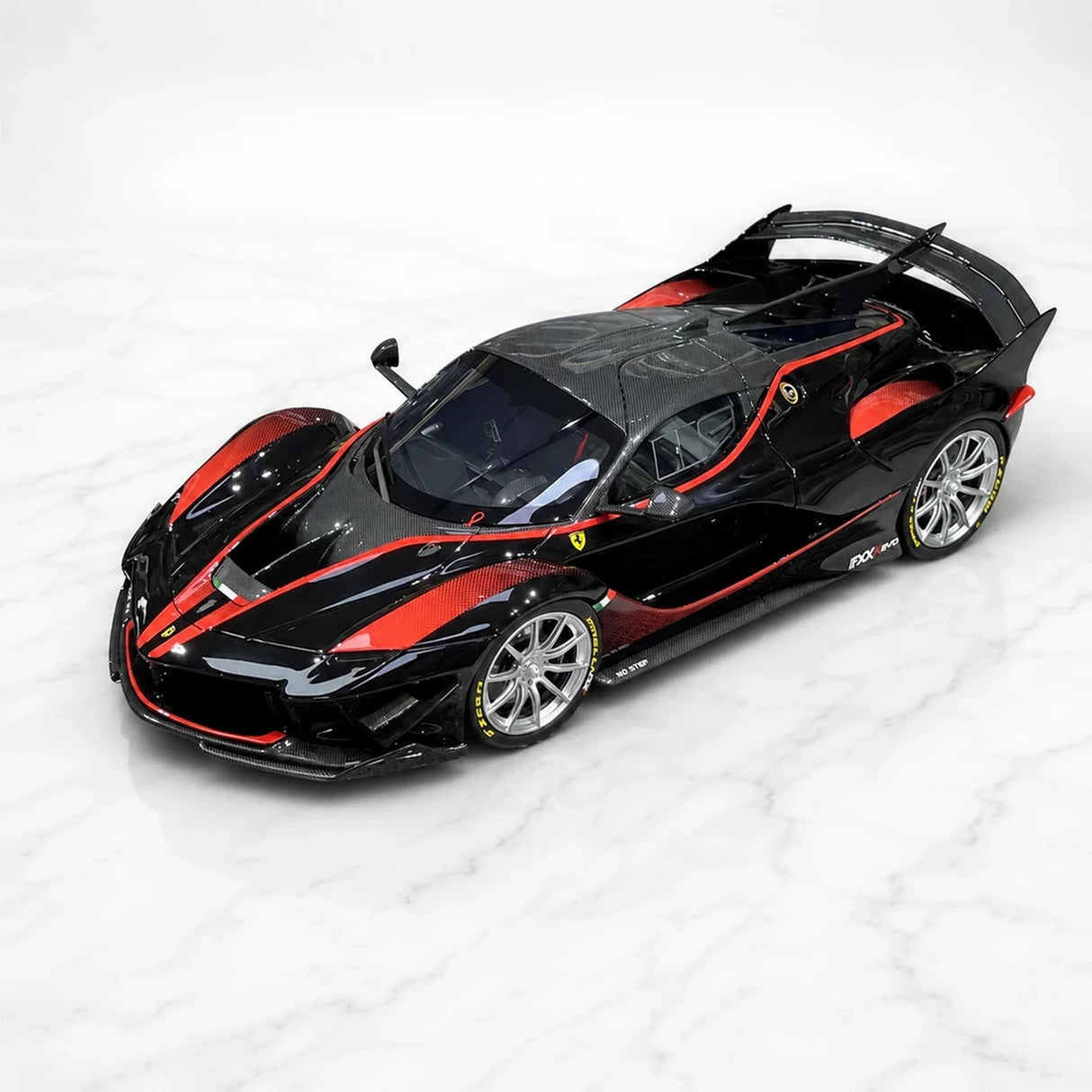Runner Ferrari 2017 FXX-K Evo Black 1:18 – راتنج نموذجي قابل للجمع