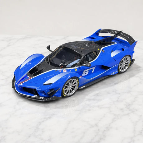 Runner Ferrari 2017 FXX-K Evo Blue 1:18 – samlarobjekt resinmodellresin