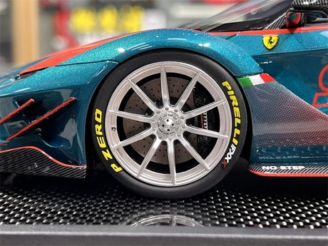 Runner Ferrari 2017 FXX-K Evo Cyan 1:18 – راتنج نموذجي قابل للجمع