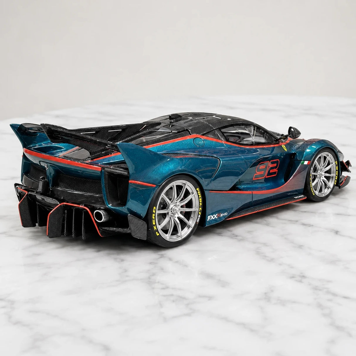 Runner Ferrari 2017 FXX-K Evo Cyan 1:18 – samlarobjekt resinmodellresin
