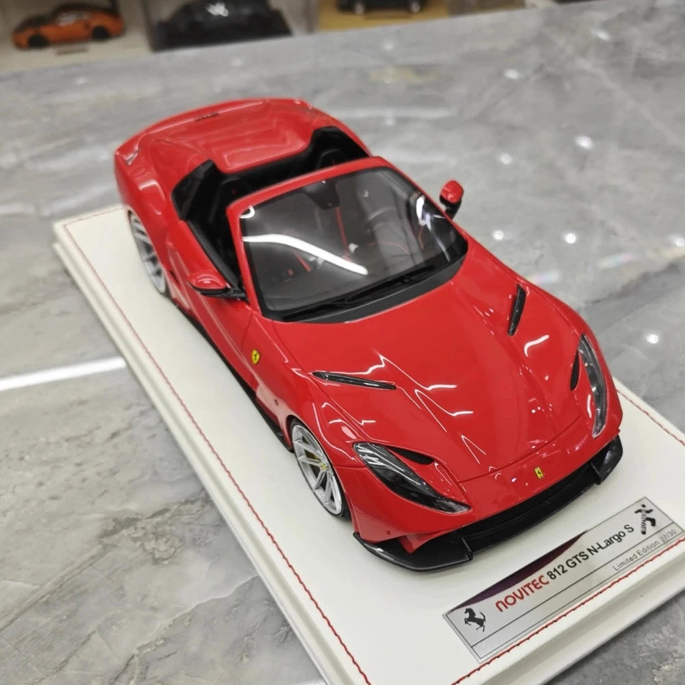 [Runner] 1:18 Ferrari 2019 812 GTS Novitec N-Largo S rosso modellino di auto resina