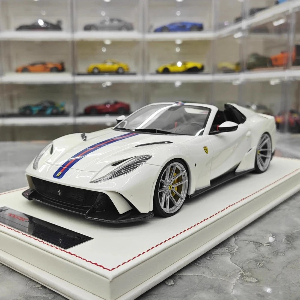 [Runner] 1:18 Ferrari 2019 812 GTS Novitec N-Largo S White Model Car Resin