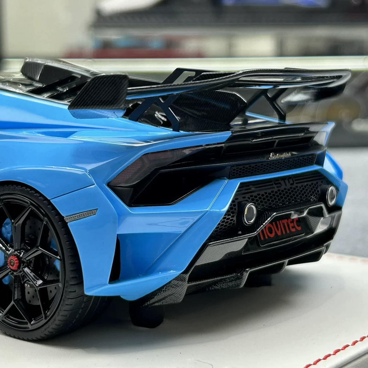 Runner Lamborghini 2021 Huracan STO Novitec Blue 1:18 – نموذج راتنج قابل للجمع