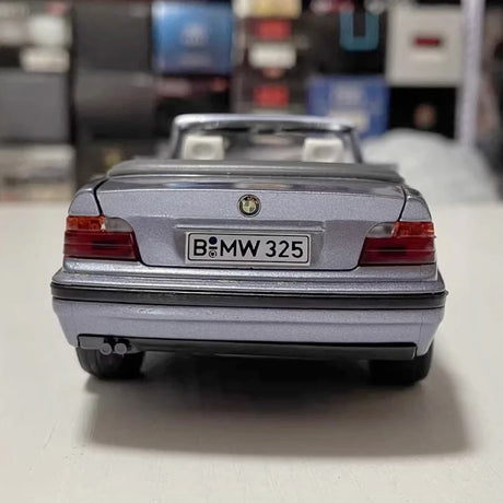 Schabak BMW 1995 E36 325 Cabrio Blue 1:24 – kolekcjonerski model odlewany z odlewu