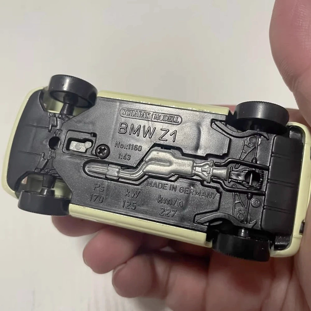 [Schabak] 1-43 BMW 1989 E30 Z1 Yellow pienoismalli Die-Cast