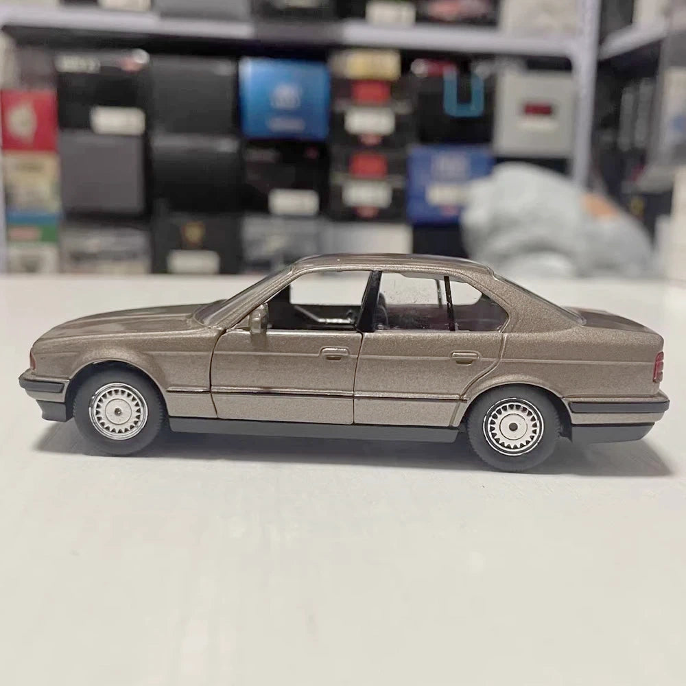 [Schabak] 1-43 BMW 1989 E34 535i Brown Model Car Die-Cast