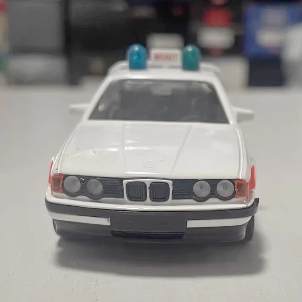 [Schabak] 1:43 BMW 1989 E34 535i Emergency Ambulance pienoismalli Die-Cast