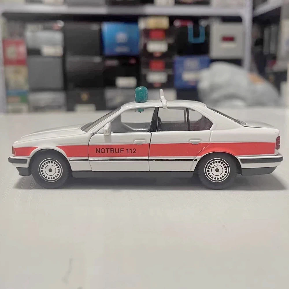 [Schabak] 1:43 BMW 1989 E34 535i Emergency Ambulance pienoismalli Die-Cast