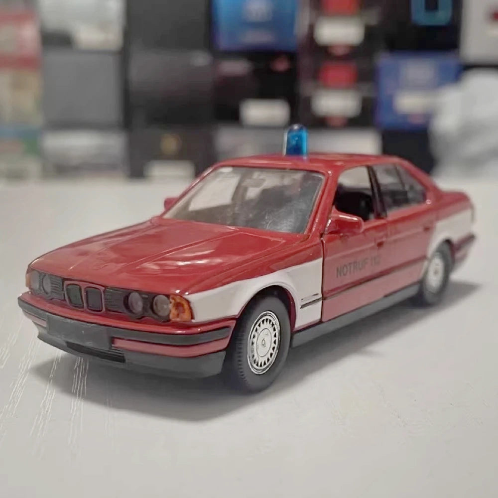 [Schabak] 1:43 BMW 1989 E34 535i Emergency Doctor Model Car Die-Cast