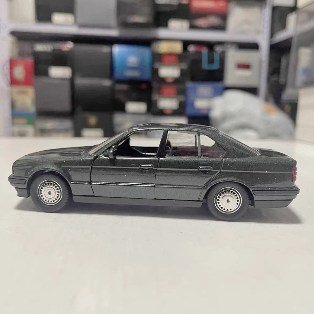 [Schabak] 1:43 BMW 1989 E34 535i グリーン モデルカー Die-Cast
