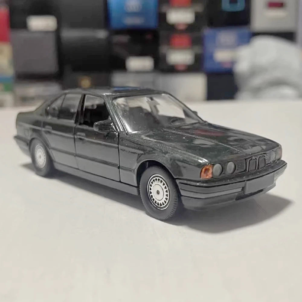 [Schabak] 1:43 BMW 1989 E34 535i グリーン モデルカー Die-Cast