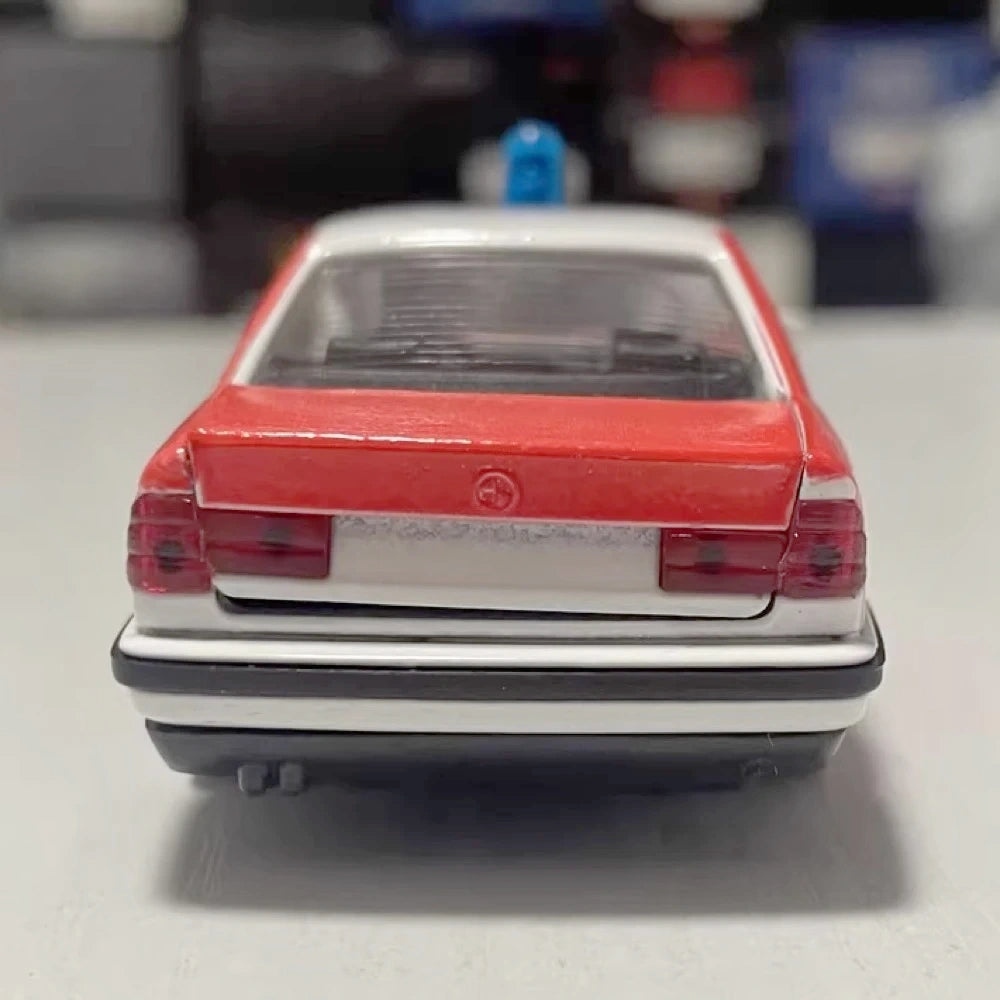 [Schabak] 1:43 BMW 1989 E34 535i Roadside Assistance modellbil Die-Cast