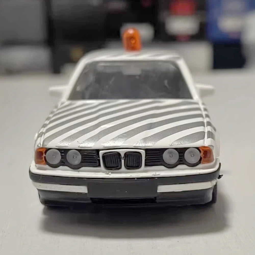 [Schabak] 1-43 BMW 1989 E34 535i Service Model Car Die-Cast