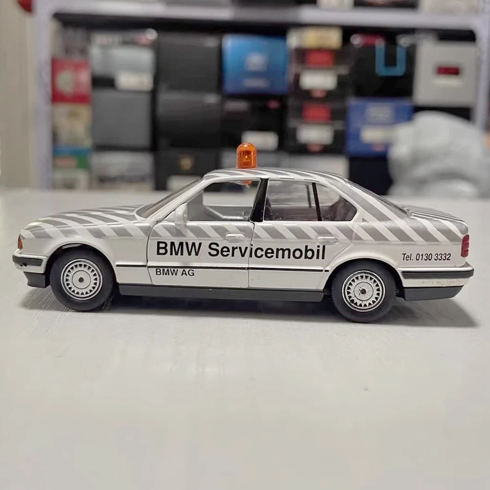 [Schabak] 1-43 BMW 1989 E34 535i Service Model Car Die-Cast
