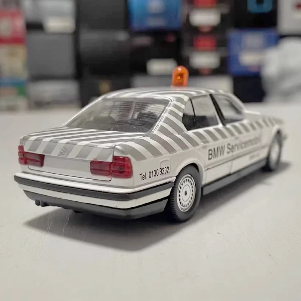 [Schabak] 1-43 BMW 1989 E34 535i Service Model Car Die-Cast
