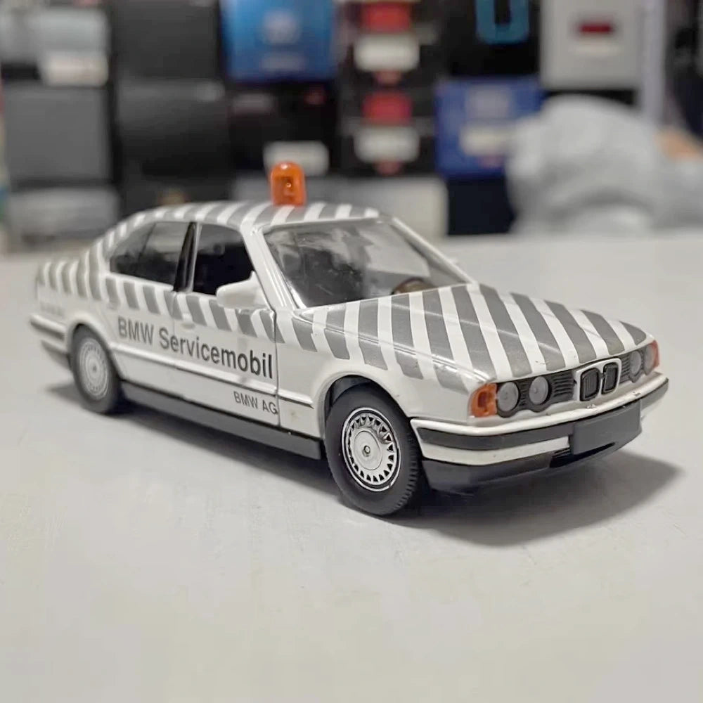 [Schabak] 1-43 BMW 1989 E34 535i Service Model Car Die-Cast