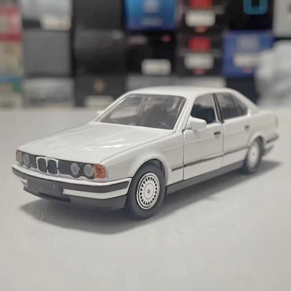 [Schabak] 1:43 BMW 1989 E34 535i White Model Car Die-Cast