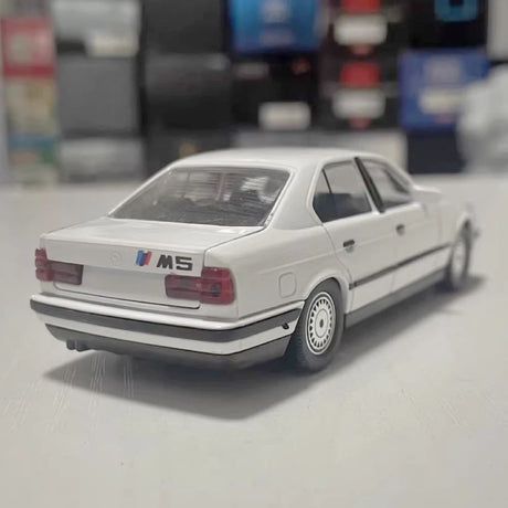 [Schabak] 1:43 BMW 1989 E34 535i White Model Car Die-Cast