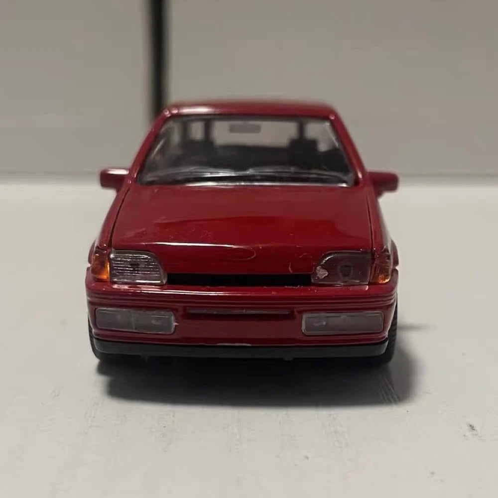 [Schabak] 1:43 Ford 1989 Fiesta XR2i Mk3 Red Model Car Die-Cast