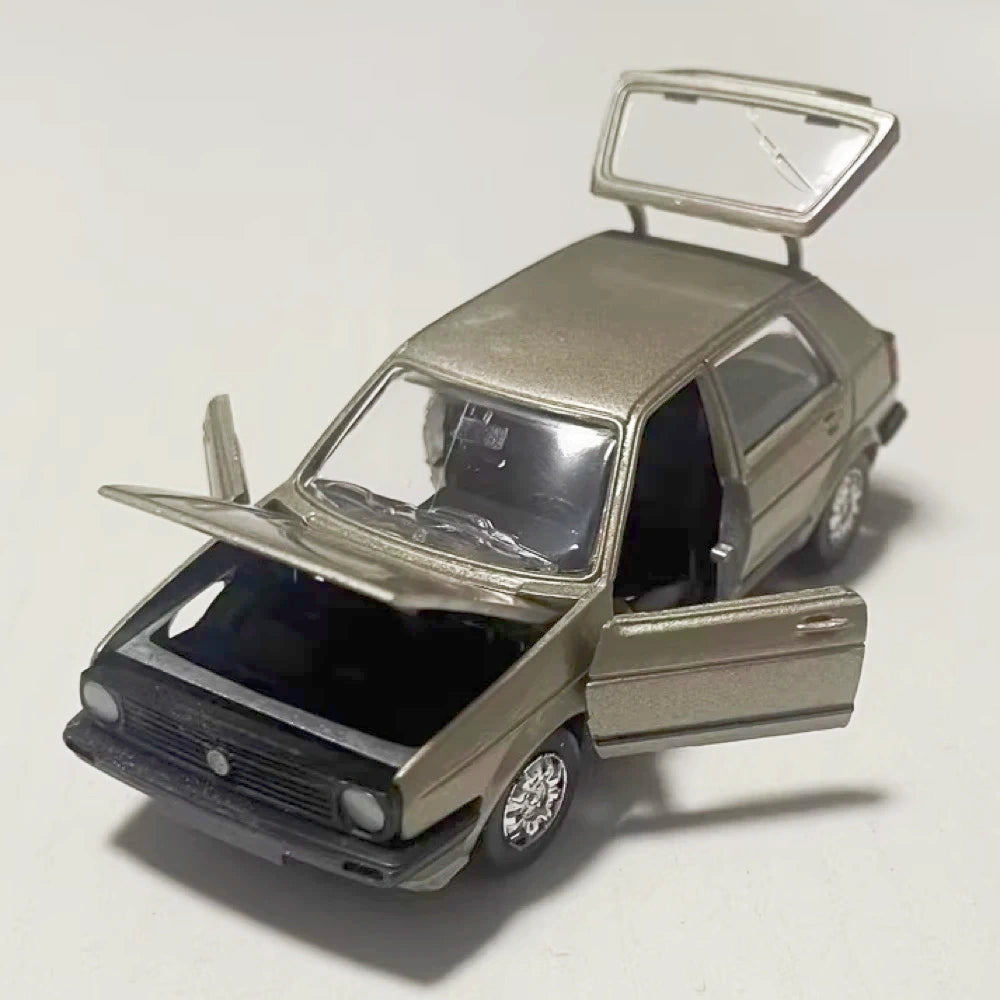 [Schabak] 1:43 Volkswagen 1983 Golf MK2 Gold Model Car Die-Cast