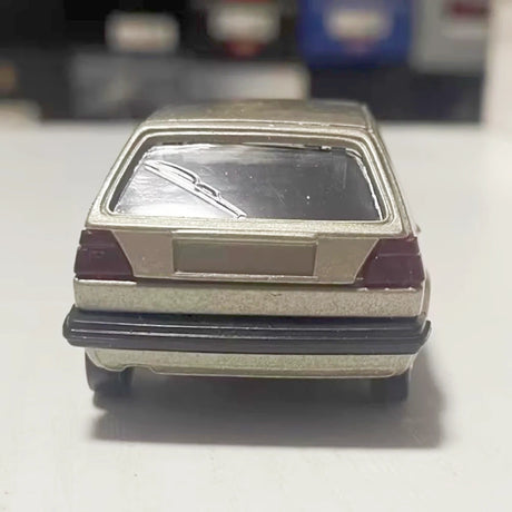 [Schabak] 1:43 Volkswagen 1983 Golf MK2 Gold Model Car Die-Cast