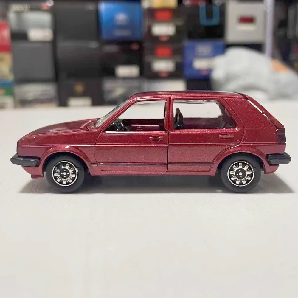 [Schabak] 1:43 Volkswagen 1983 Golf MK2 Red Model Car Die-Cast