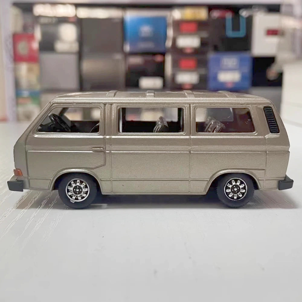 [Schabak] 1:43 Volkswagen 1985 Caravelle Syncro Gold Model Car Die-Cast
