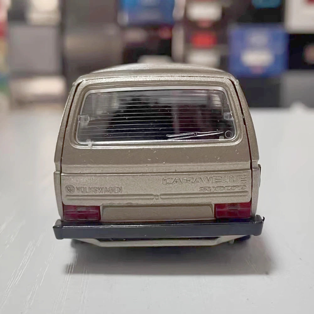 [Schabak] 1:43 Volkswagen 1985 Caravelle Syncro Gold Model Car Die-Cast