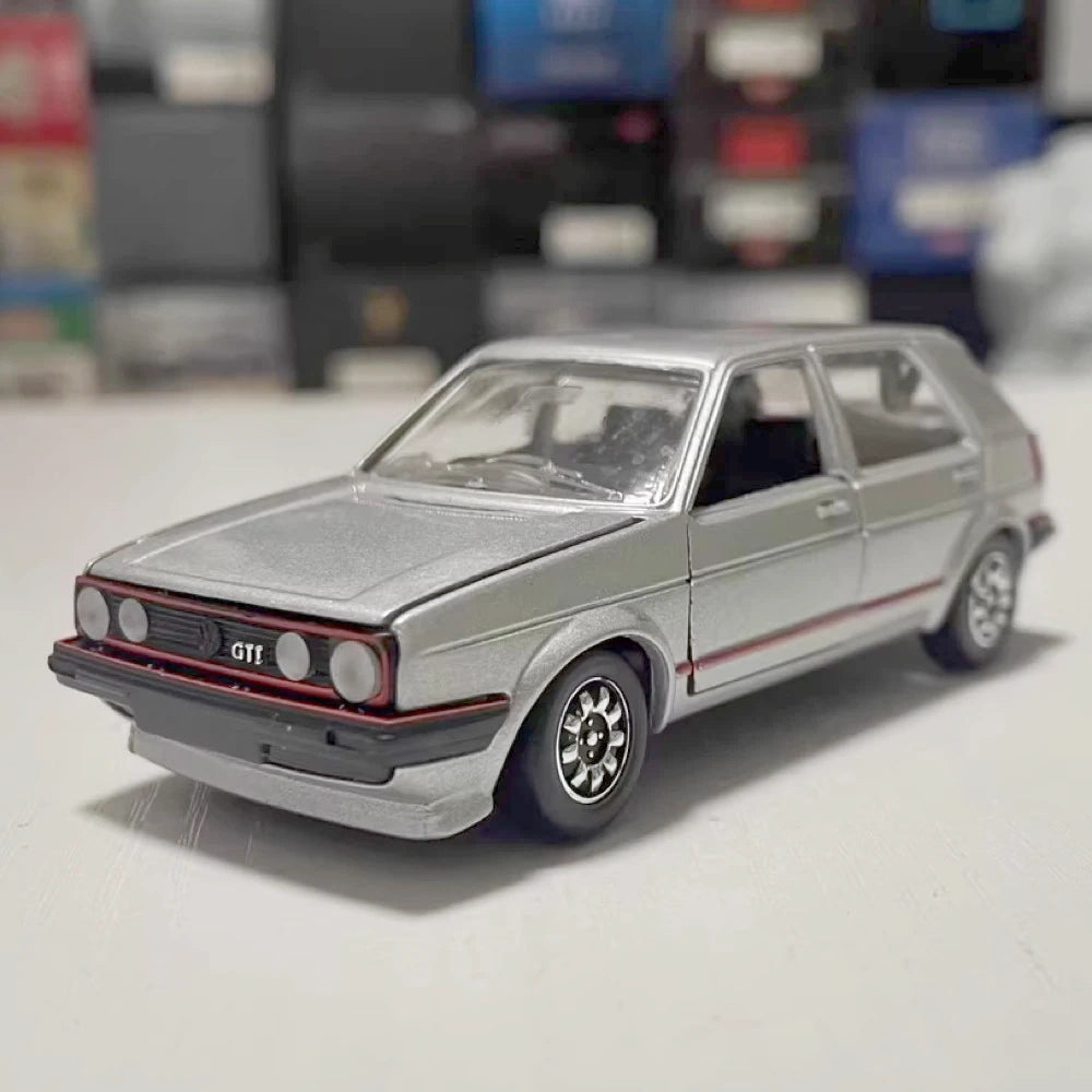 [Schabak] 1:43 Volkswagen 1985 Golf GTI MK2 Silver Model Car Die-Cast