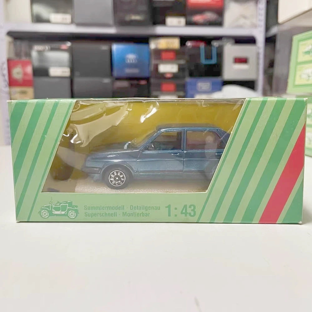 [Schabak] 1:43 Volkswagen 1985 Jetta MK2 Blue Model Car Die-Cast