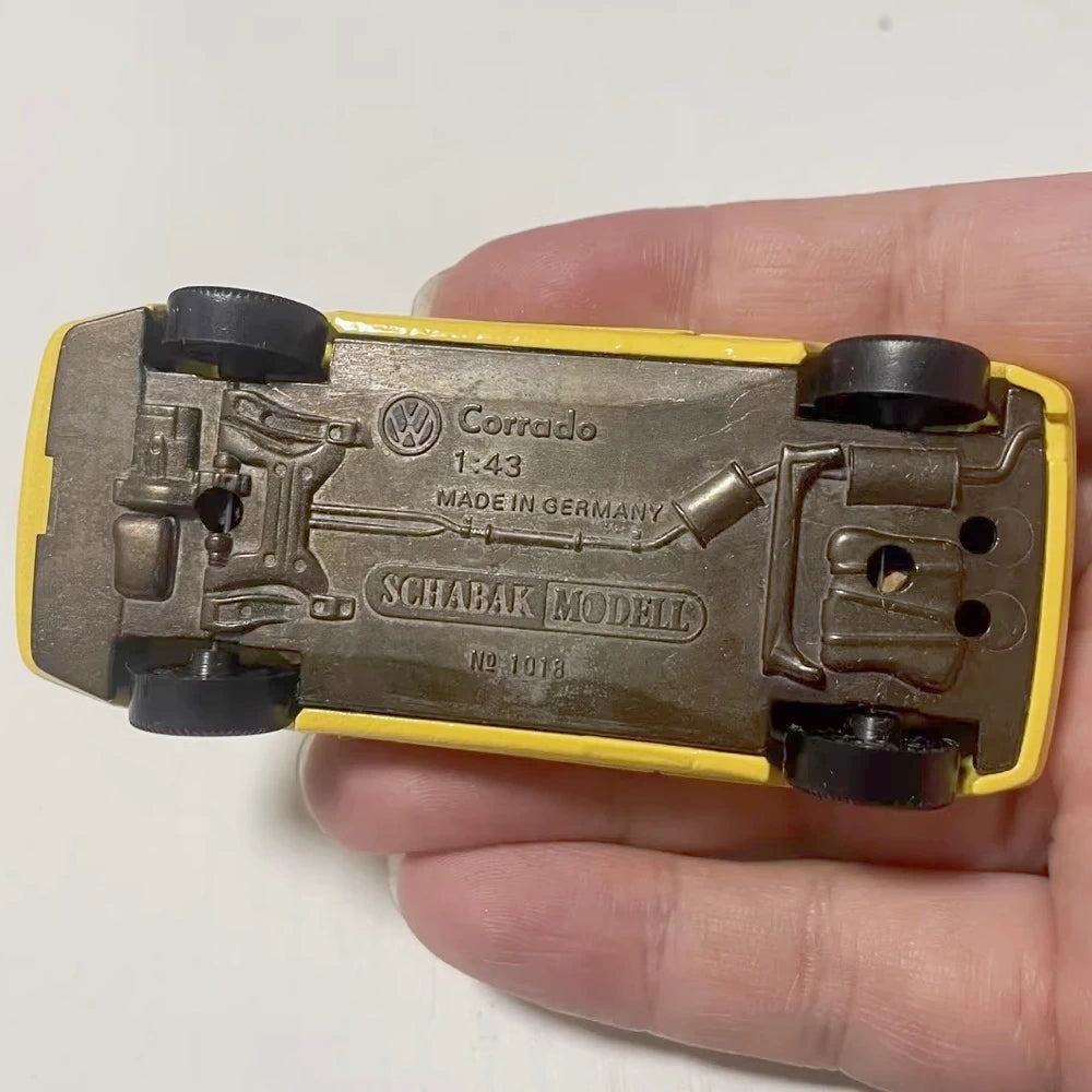 [Schabak] 1:43 Volkswagen 1989 Corrado G60 Yellow Model Car Die-Cast
