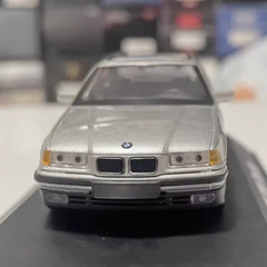 [Schuco] 1:43 BMW 1996 E36 328i Touring argento modellino di auto Die-Cast