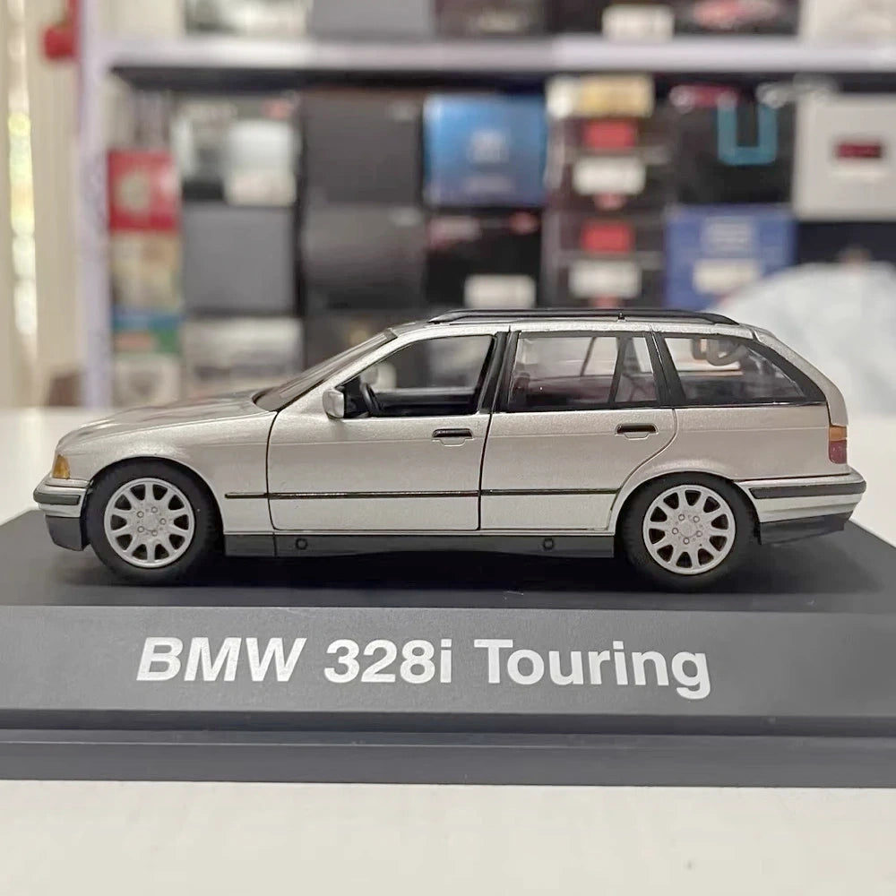 [Schuco] 1:43 BMW 1996 E36 328i Touring argento modellino di auto Die-Cast