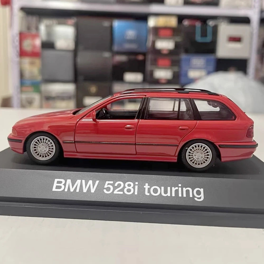 [Schuco] 1:43 BMW 1997 E39 528i Touring rosso modellino di auto Die-Cast