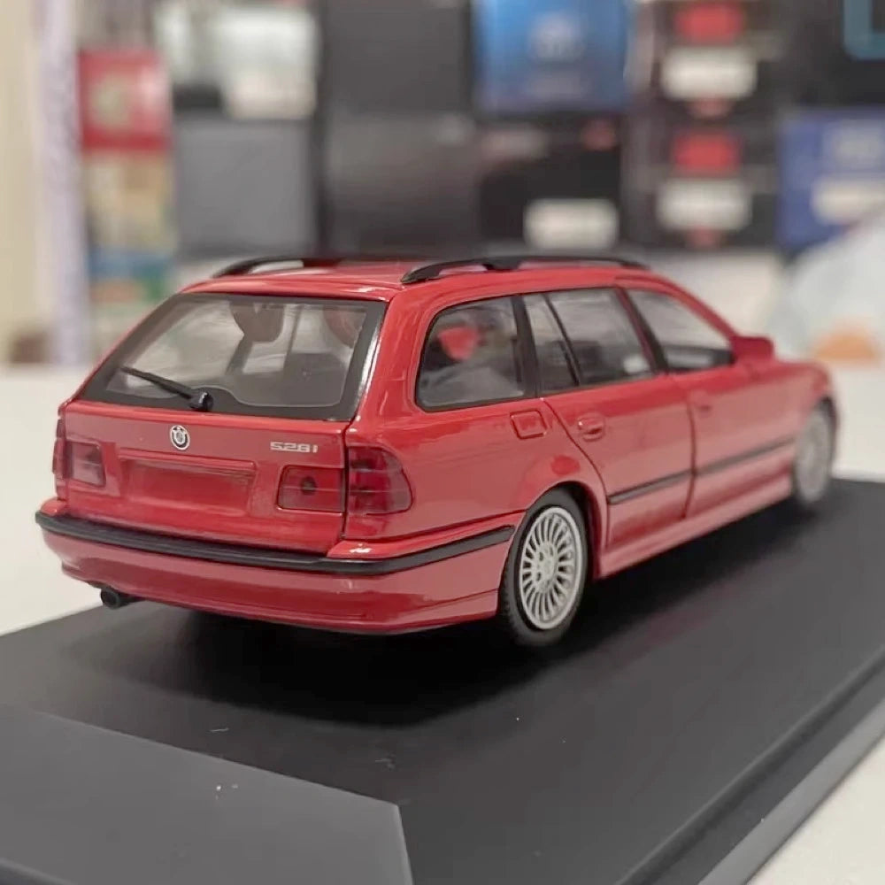 [Schuco] 1:43 BMW 1997 E39 528i Touring rouge voiture miniature Die-Cast