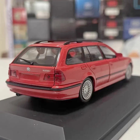 [Schuco] 1:43 BMW 1997 E39 528i Touring Red Model Car Die-Cast