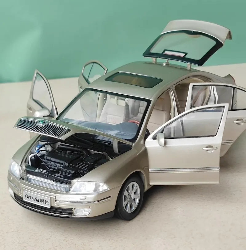 1:18 Skoda 2004 Octavia Die Cast Model Car