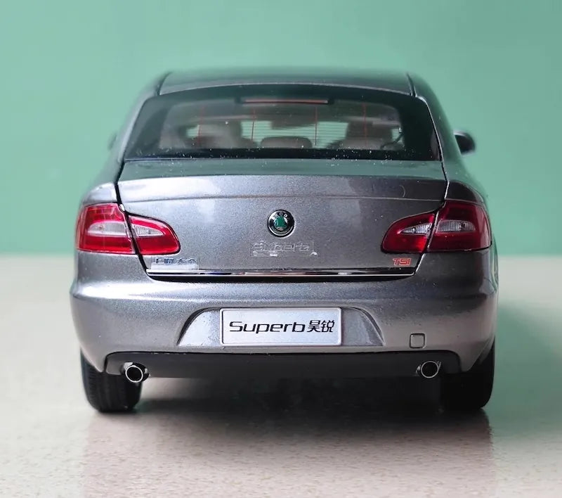 1:18 Skoda 2008 Superb B6 Die Cast Model Car
