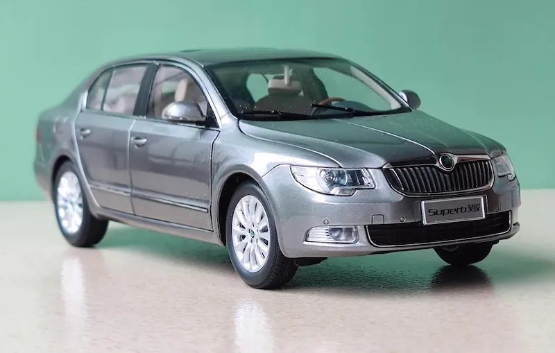 1:18 Skoda 2008 Superb B6 Die Cast Model Car