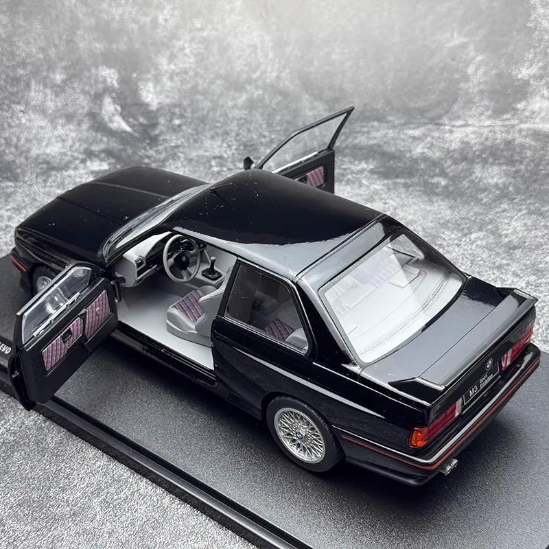 [Solido] 1:18 BMW 1990 E30 M3 Sport Evo noir voiture miniature Die-Cast