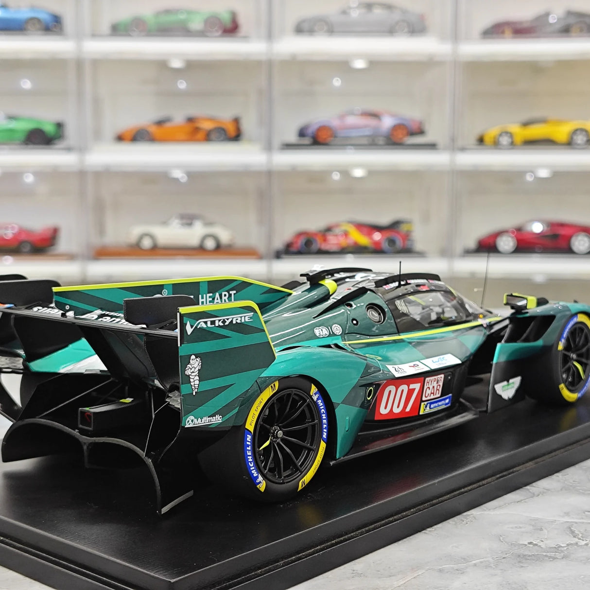 Aston Martin 2025 Valkyrie AMR-LMH #007 1:18 modello da collezione in resina di Spark - vista 8