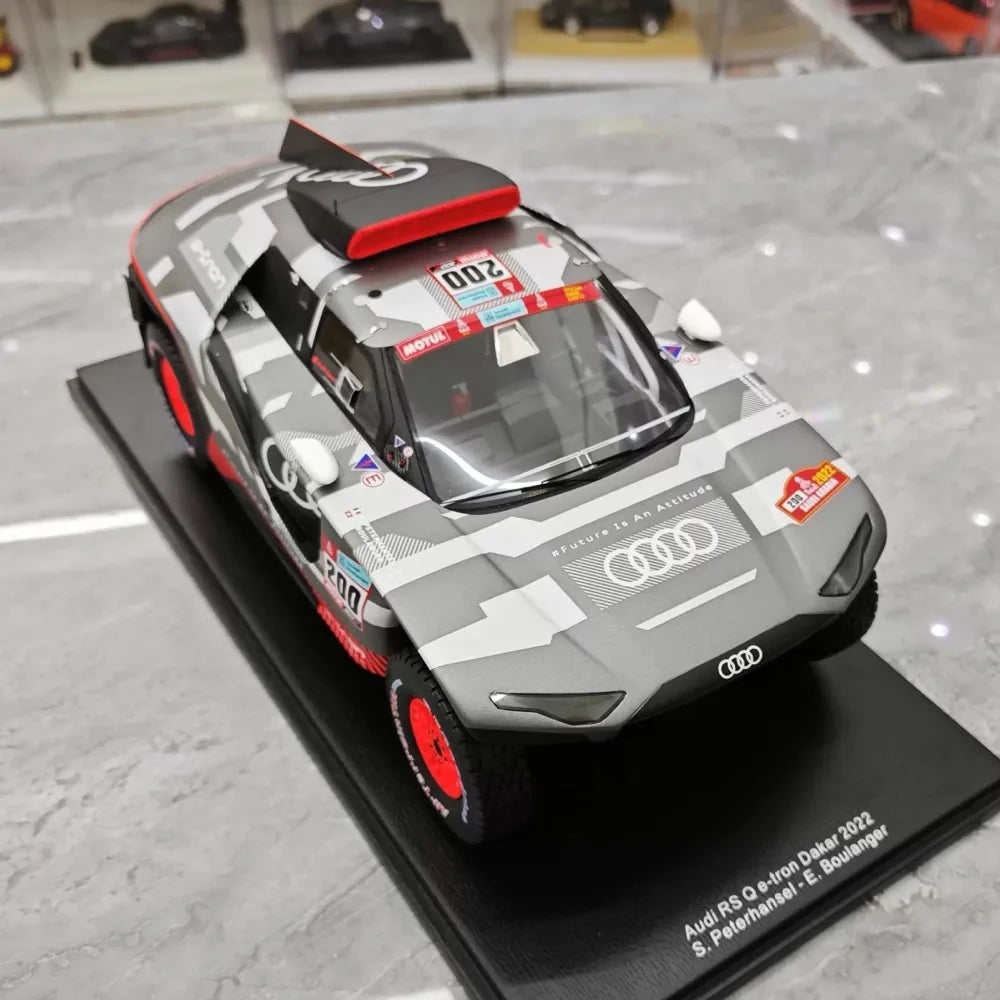 [Spark] 1:18 Audi 2022 RS Q E-Tron Dakar No.200 S. Peterhansel - E. Boulanger Model Car Resin
