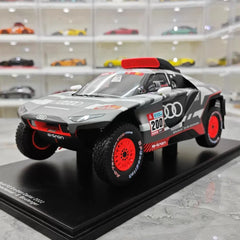 [Spark] 1:18 Audi 2022 RS Q E-Tron Dakar No.200 S. Peterhansel - E. Boulanger Model Car Resin