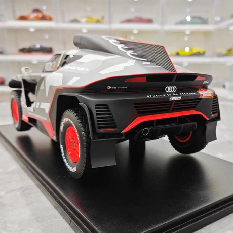 [Spark] 1:18 Audi 2022 RS Q E-Tron Dakar No.200 S. Peterhansel - E. Boulanger Model Car Resin